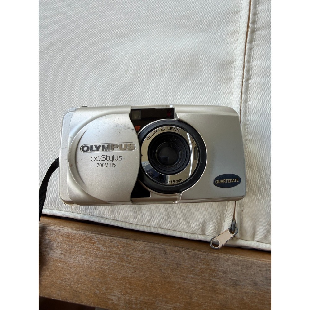 Olympus Infinity Stylus Zoom 115 35mm Film Camera FOR PARTS ONLY